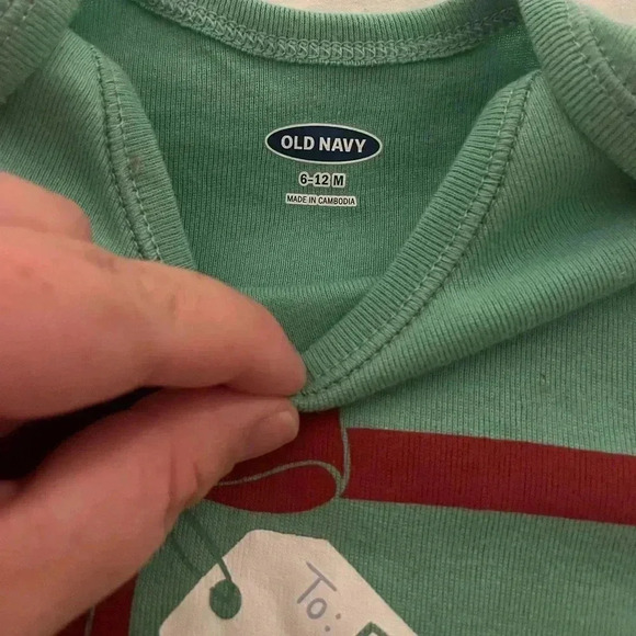 5/$25! Old Navy‎ Christmas-Graphic One-Piece for Baby 6-12 mos - Picture 3 of 4